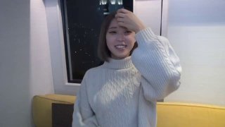 YSN-523想和女兒久違一起玩的父親意外因為她的牛仔褲勾勒出的完美弧線扭腰而勃起